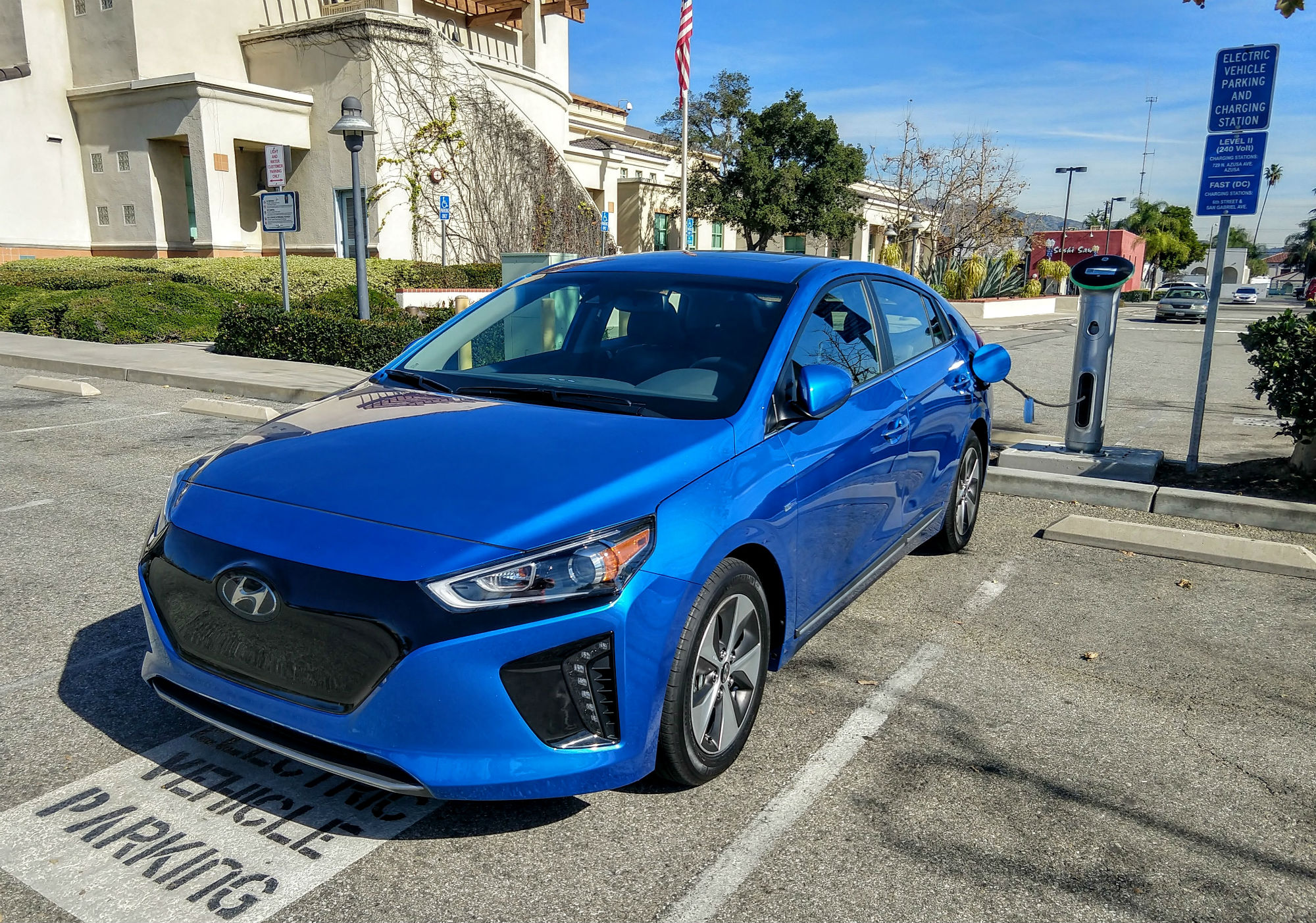 Luchtpost lucht Bij naam 2017 Hyundai Ioniq Electric Review: Going the Distance - TheIgnitionBlog.com